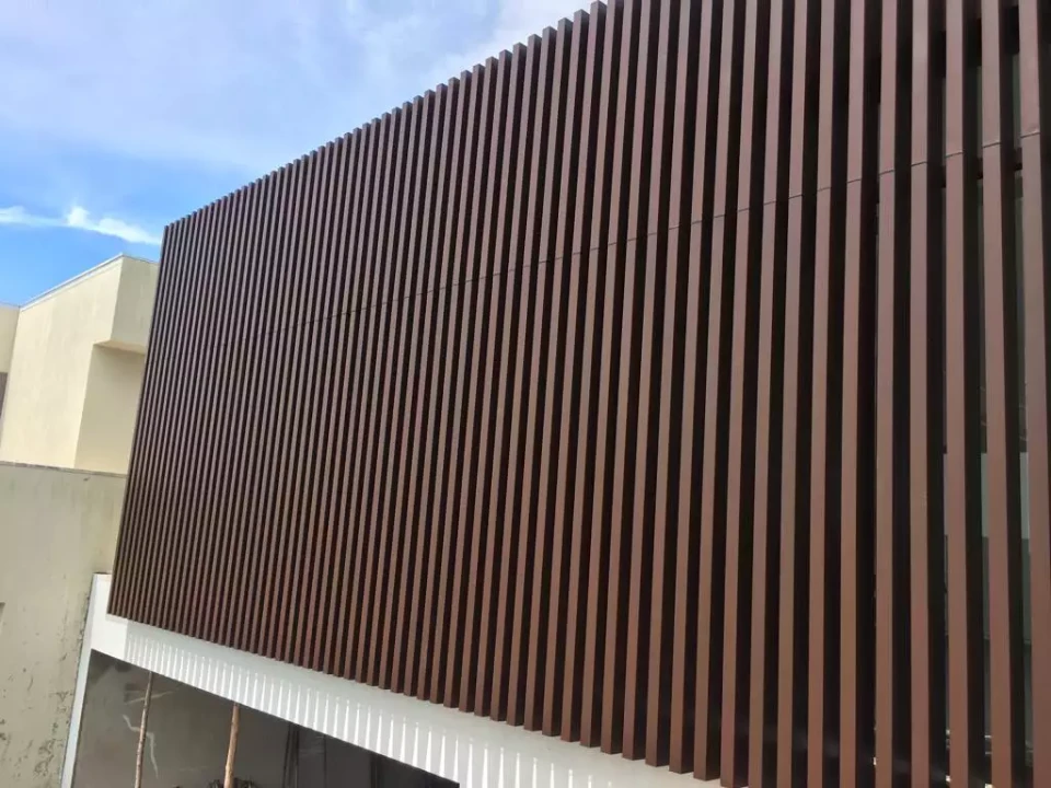 Brises e Lambris com Durabilidade ABNT e Eficiência Térmica